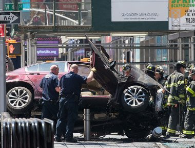 ΕΚΤΑΚΤΟ: Aυτοκίνητα «θέρισαν» πεζούς στη Νέα Υόρκη - 2 νεκροί και πολλοί τραυματίες (φωτό & βίντεο)